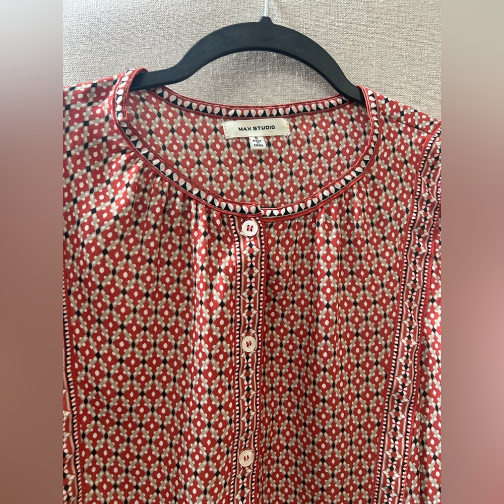 Max Studio Red and White Floral Blouse